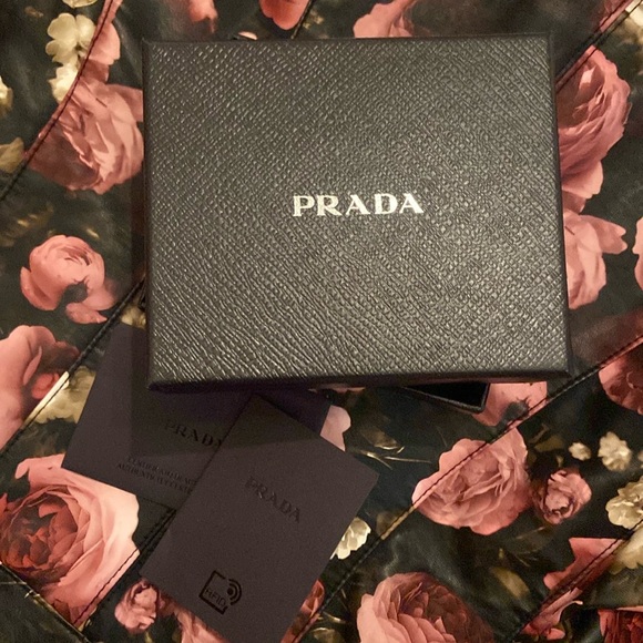 NWOT* Prada Saffiano Leather Card Holder - Picture 13 of 14